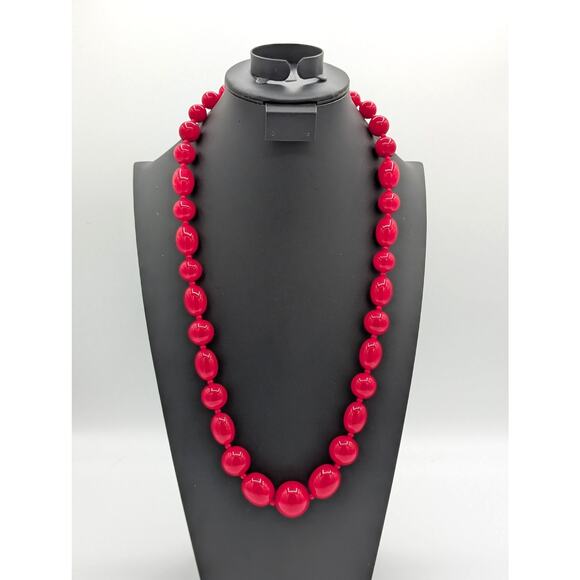 Signed OLCI 28" Long Heavy Lucite Deep Hot Pink Graduated Beaded Necklace - Picture 1 of 8